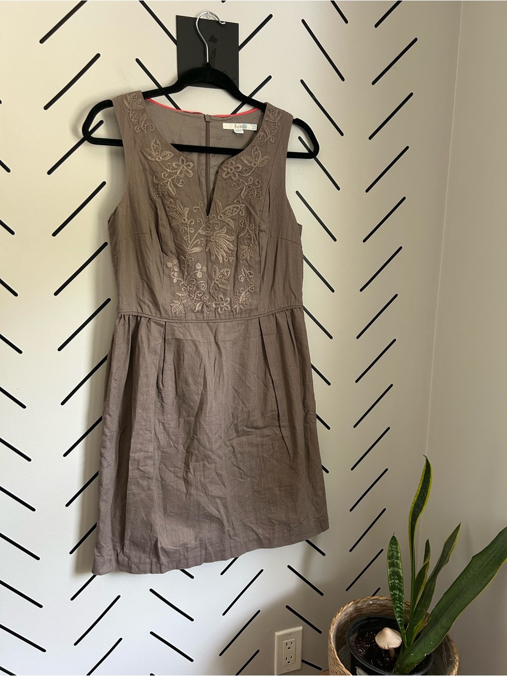 Boden floral embroidered v neck sleeveless dress